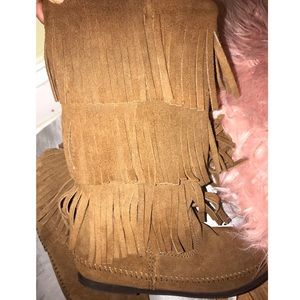 Minnetonka moccasins boots